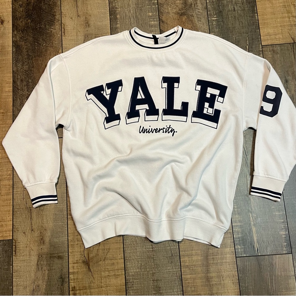 H&M White & Navy Blue Yale University Sweatshirt